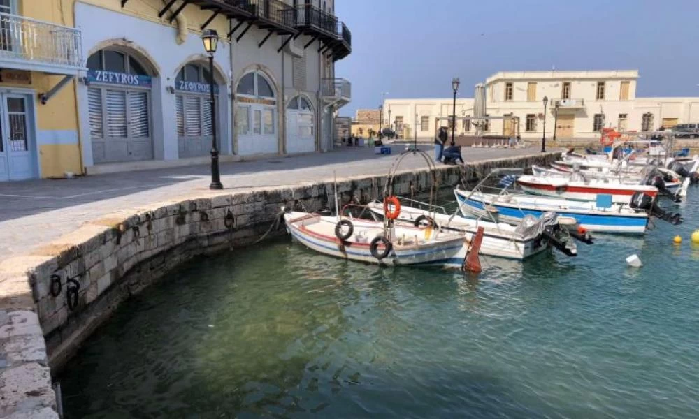 Πάνω από μισό μέτρο η πτώση της θάλασσας στο Ρέθυμνο!